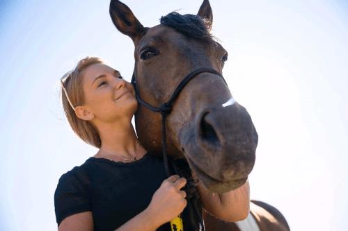Ismeretlen gyógymódok: Lovasterápia – A ló mint tükör és gyógyszer - Blaschek László interjúja egy lovasterapeutával